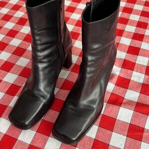 Via Spiga 7.5M black leather boots $75.00